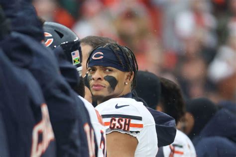 True or false: Bears QB Justin Fields’ inability to close will accelerate his exit from Chicago